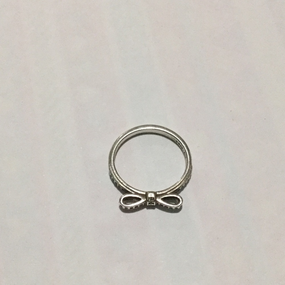 Pandora bow ring